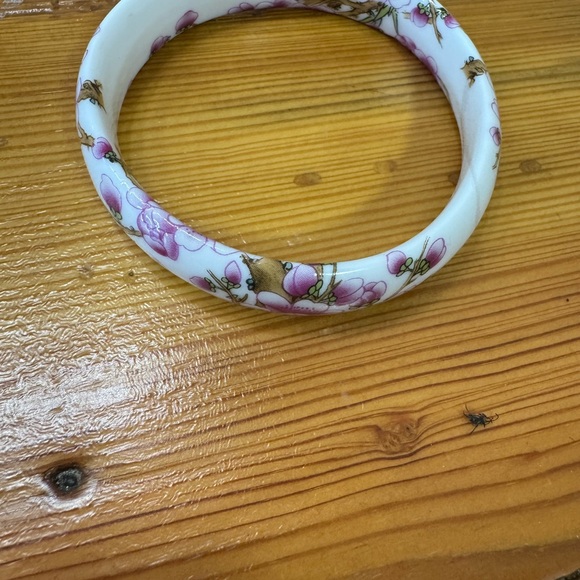 Chinese vintage Floral Porcelain Bangle Bracelet in Pink and White - Picture 3 of 10